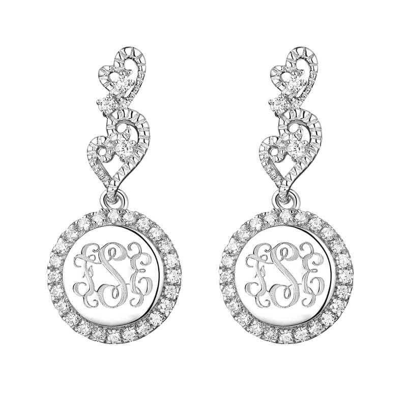 Boucles d'oreilles en argent avec monogramme et cercle en dentelle gravée