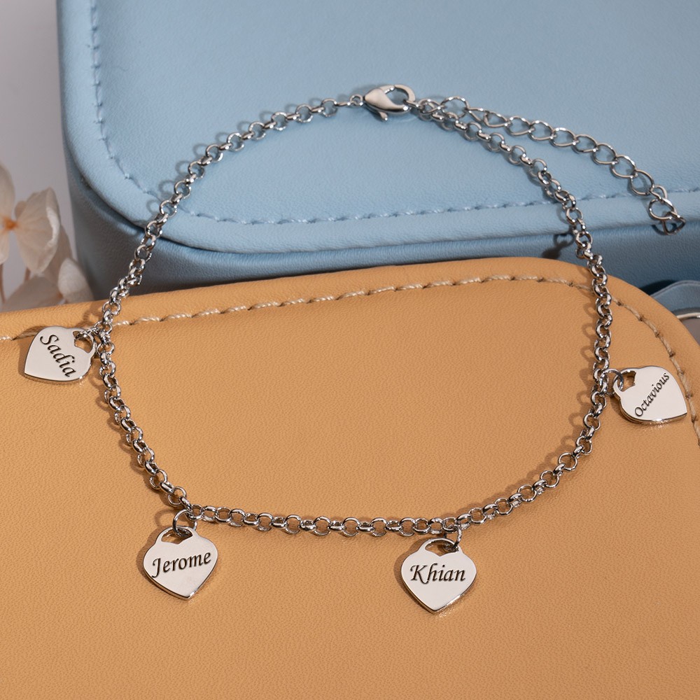 Bracelet à breloques coeur personnalisé gravé avec des noms cadeau pour son cadeau de fête des mères