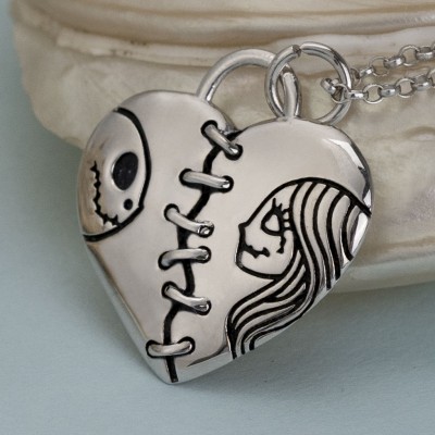 Argent Charmant Coeur Jack Skellington et Sally Couple Nom Gravure Collier Cadeaux Saint Valentin