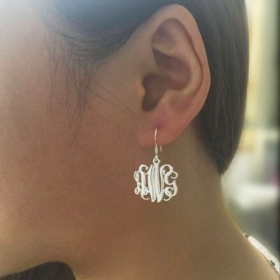 Boucles d'oreilles monogramme personnalisées en argent sterling