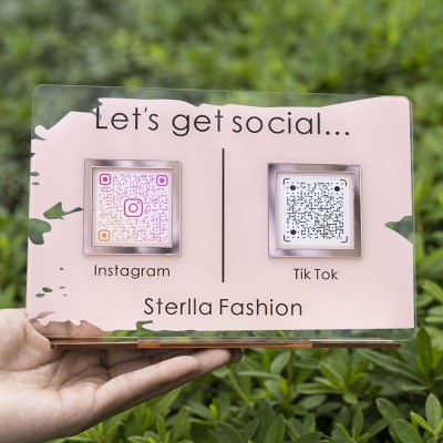 Signe de code QR multi-social Instagram Tiktok personnalisé pour Pup Up Shop