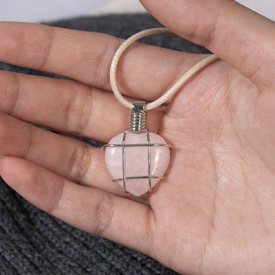 Cadeau personnalisé de jour de Galantine de collier de coeur de quartz rose naturel pour son cadeau de jour de Valentine pour l'amie